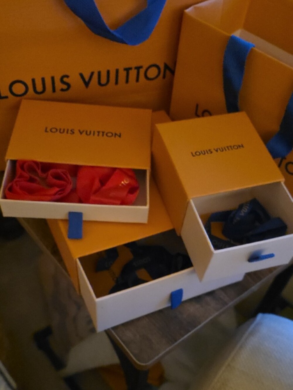 Louis Vuitton Box, Bag, Ribbon Bundle - Picture 2 of 6